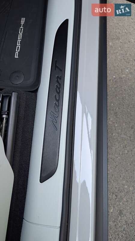 Внедорожник / Кроссовер Porsche Macan 2022 в Киеве