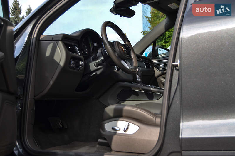 Внедорожник / Кроссовер Porsche Macan 2017 в Владимире фото 12 Внедорожник / Кроссовер Porsche Macan 2017 в Владимире