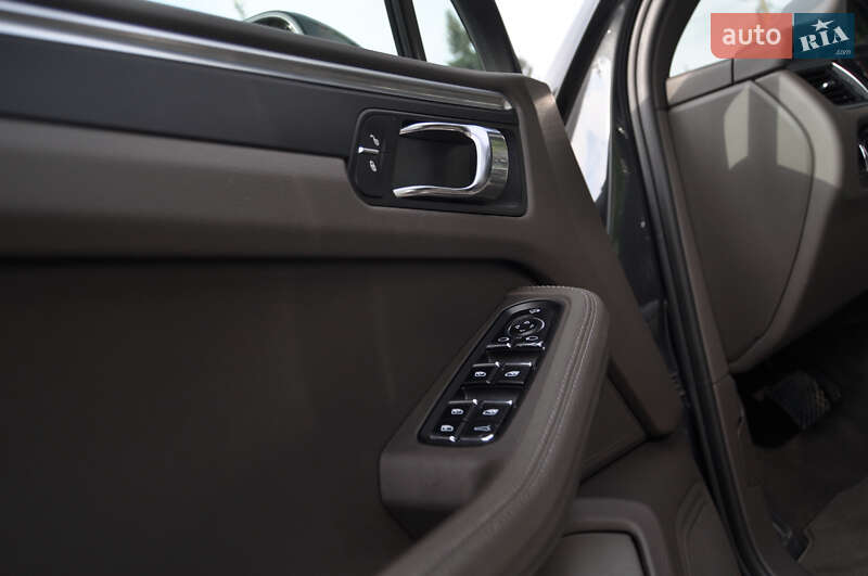 Внедорожник / Кроссовер Porsche Macan 2017 в Владимире фото 32 Внедорожник / Кроссовер Porsche Macan 2017 в Владимире