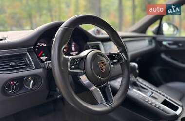 Внедорожник / Кроссовер Porsche Macan 2016 в 