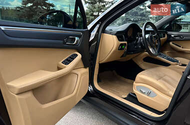 Внедорожник / Кроссовер Porsche Macan 2017 в 