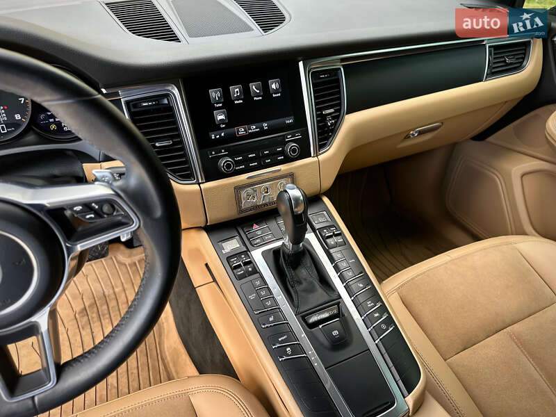 Внедорожник / Кроссовер Porsche Macan 2017 в Киеве