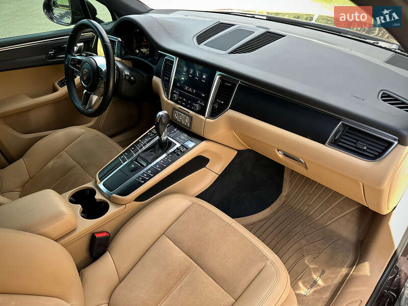 Внедорожник / Кроссовер Porsche Macan 2017 в Киеве