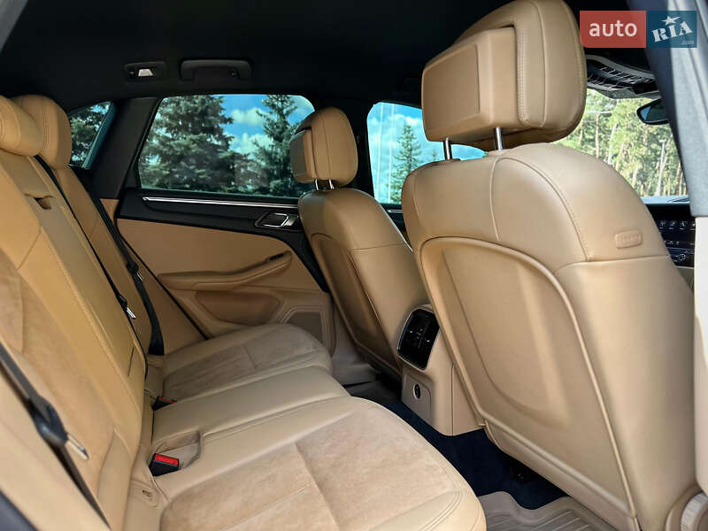 Внедорожник / Кроссовер Porsche Macan 2017 в Киеве