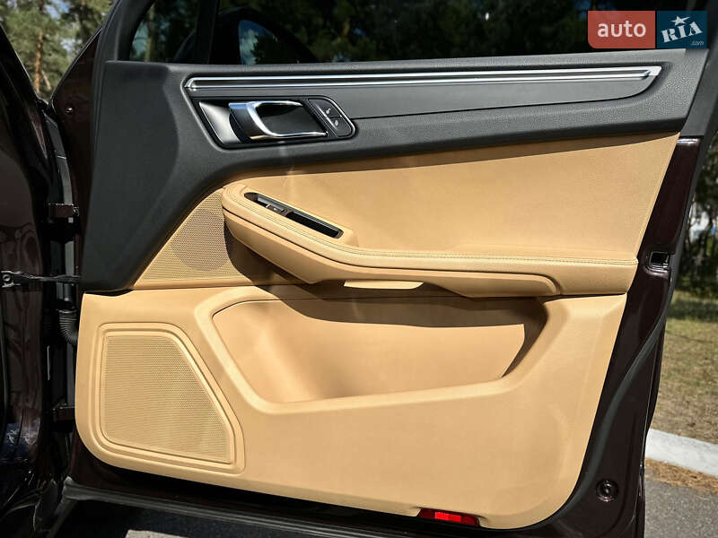 Внедорожник / Кроссовер Porsche Macan 2017 в Киеве