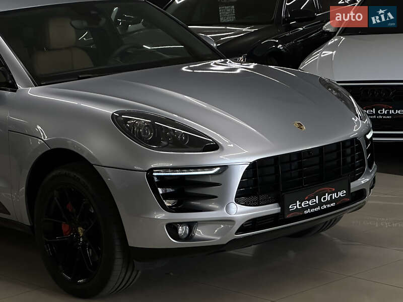Внедорожник / Кроссовер Porsche Macan 2016 в Николаеве