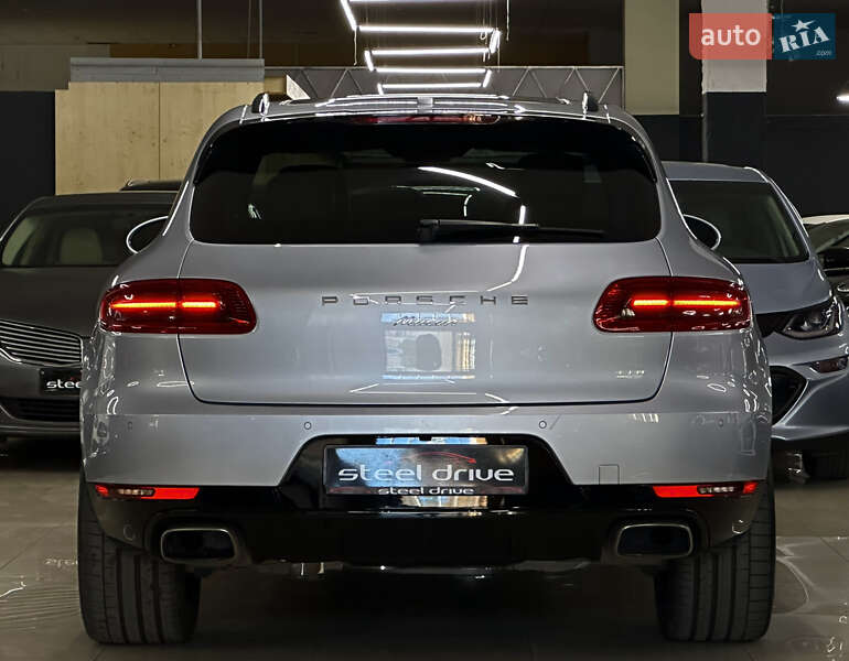 Внедорожник / Кроссовер Porsche Macan 2016 в Николаеве