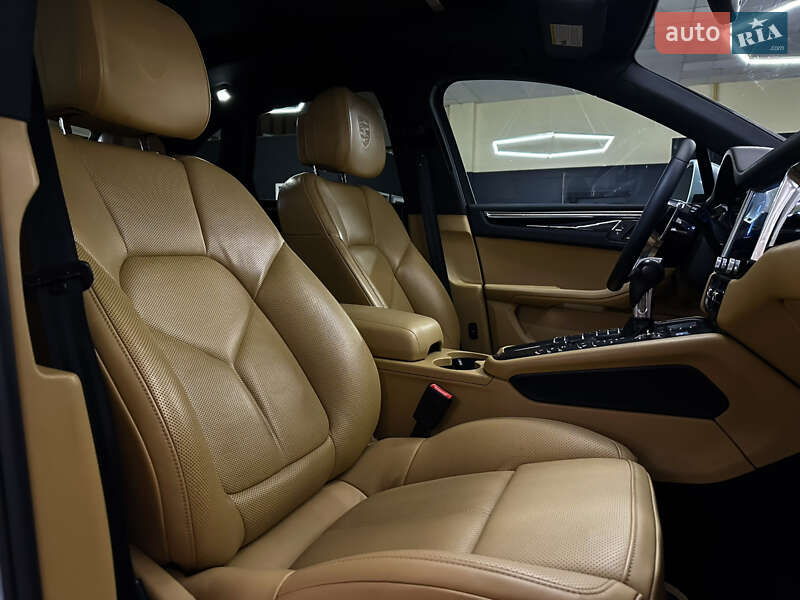 Внедорожник / Кроссовер Porsche Macan 2016 в Николаеве