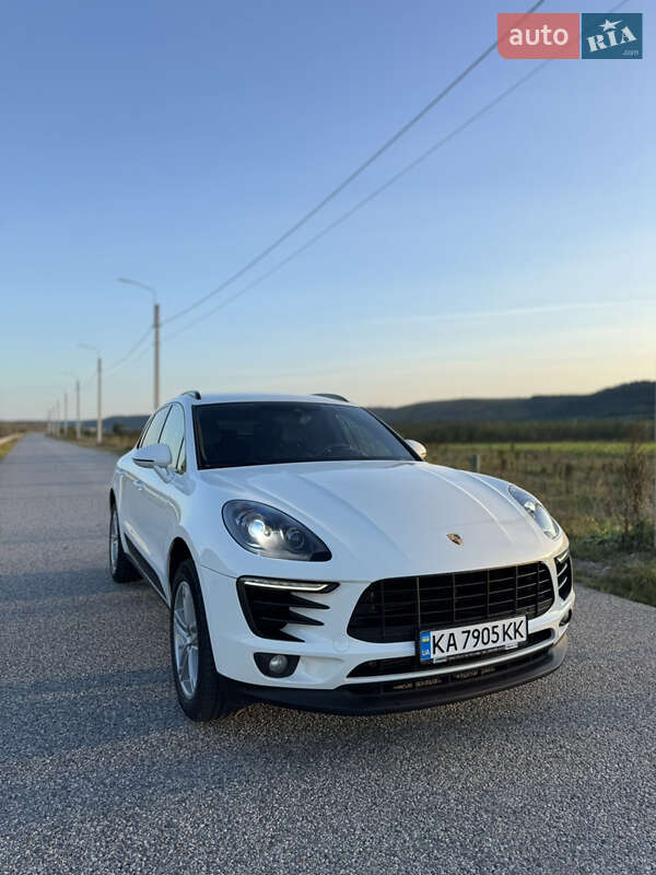 Внедорожник / Кроссовер Porsche Macan 2015 в Новоднестровске
