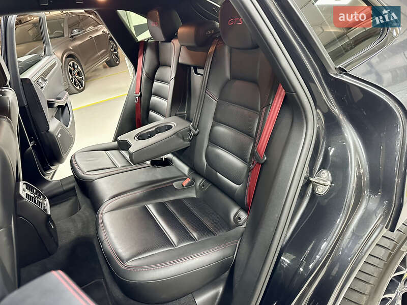 Внедорожник / Кроссовер Porsche Macan 2016 в Киеве