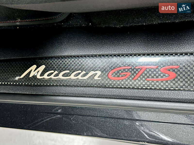 Внедорожник / Кроссовер Porsche Macan 2016 в Киеве