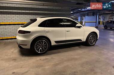 Внедорожник / Кроссовер Porsche Macan 2016 в 