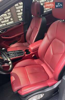 Внедорожник / Кроссовер Porsche Macan 2016 в 