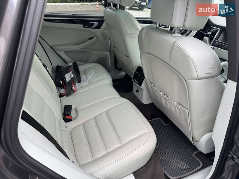 Внедорожник / Кроссовер Porsche Macan 2015 в Одессе