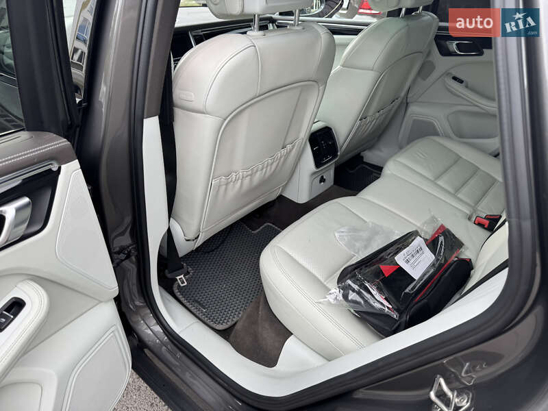 Внедорожник / Кроссовер Porsche Macan 2015 в Одессе