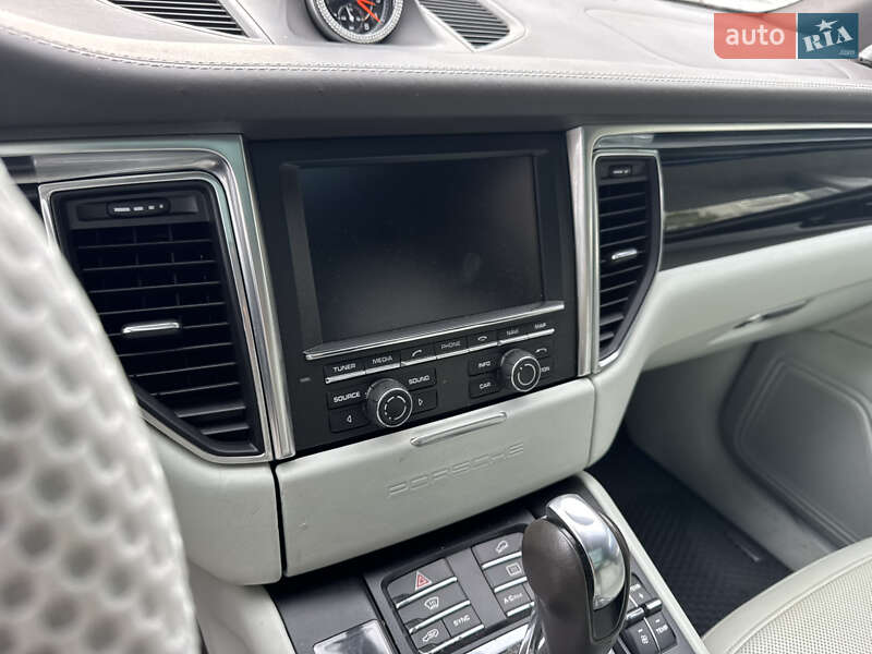 Внедорожник / Кроссовер Porsche Macan 2015 в Одессе