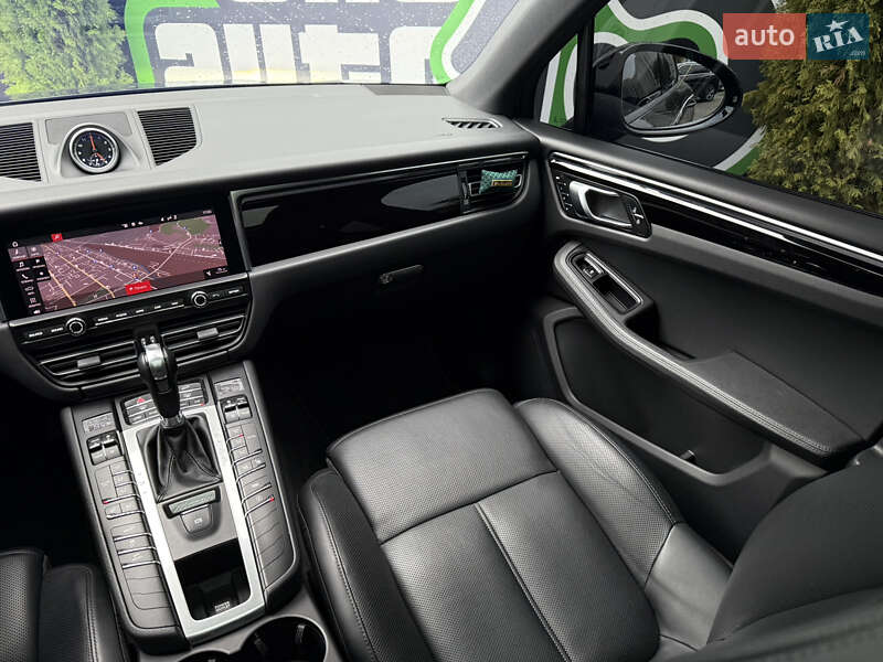 Внедорожник / Кроссовер Porsche Macan 2020 в Киеве