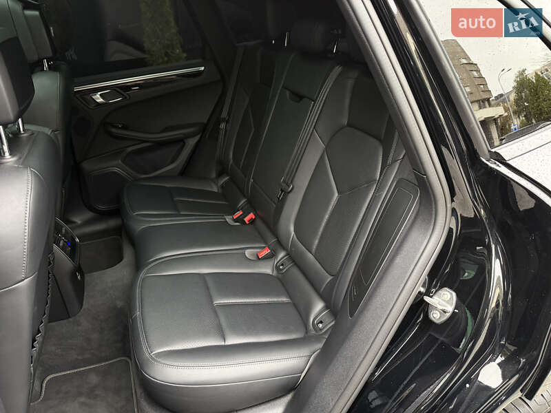 Внедорожник / Кроссовер Porsche Macan 2020 в Киеве