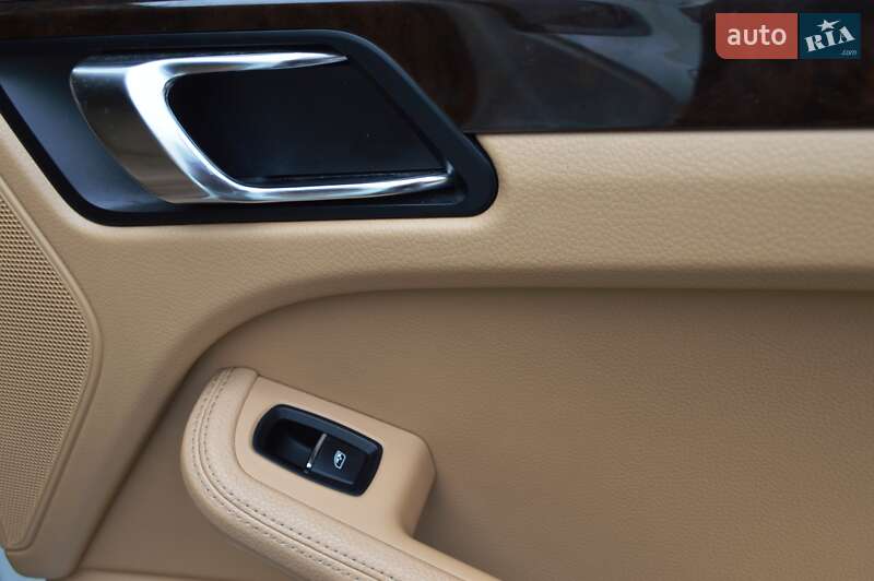 Внедорожник / Кроссовер Porsche Macan 2015 в Одессе