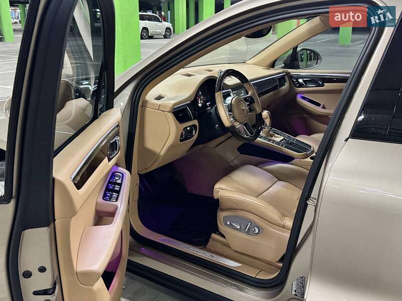 Внедорожник / Кроссовер Porsche Macan 2014 в Киеве