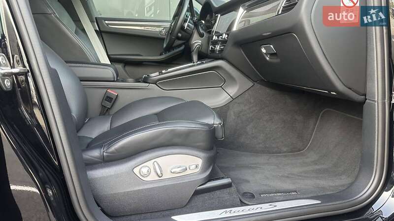 Позашляховик / Кросовер Porsche Macan 2024 в Києві фото 6 Позашляховик / Кросовер Porsche Macan 2024 в Києві