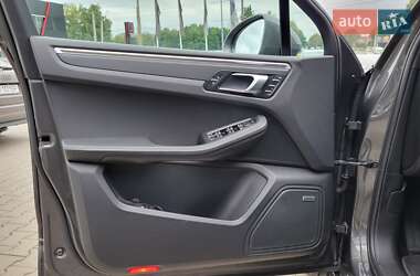 Внедорожник / Кроссовер Porsche Macan 2018 в 