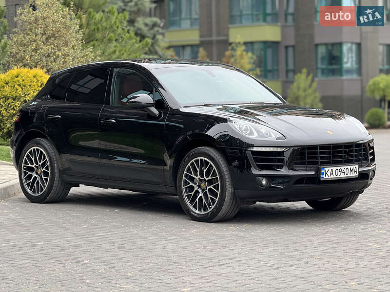 Внедорожник / Кроссовер Porsche Macan 2015 в 