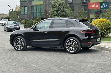 Внедорожник / Кроссовер Porsche Macan 2015 в 