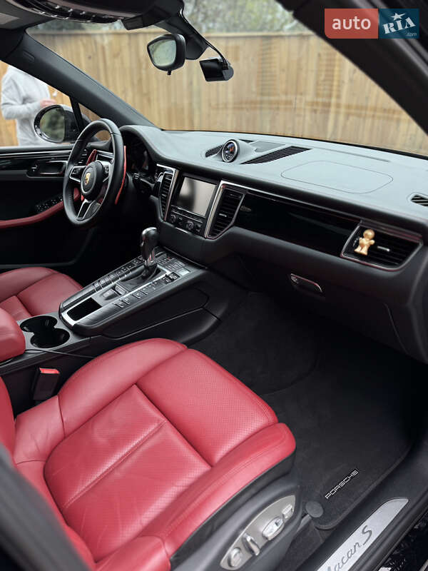 Внедорожник / Кроссовер Porsche Macan 2015 в Киеве