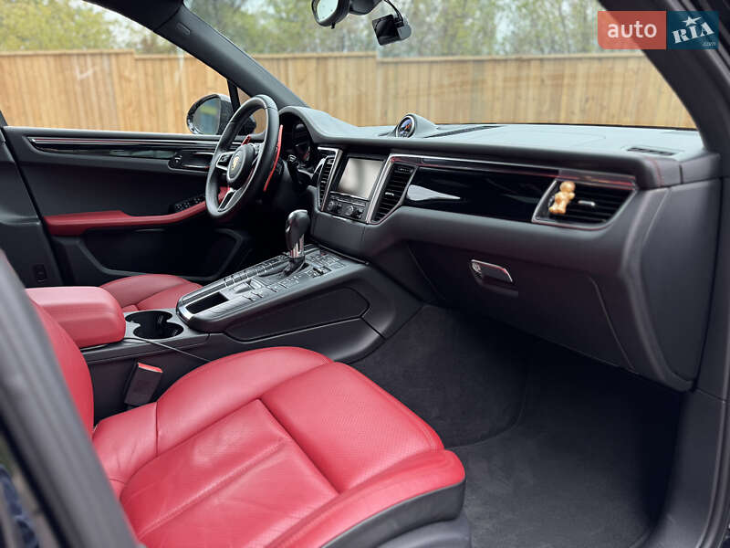 Внедорожник / Кроссовер Porsche Macan 2015 в Киеве