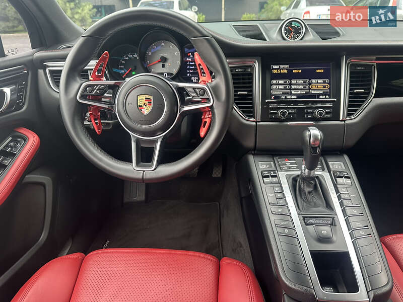 Внедорожник / Кроссовер Porsche Macan 2015 в Киеве