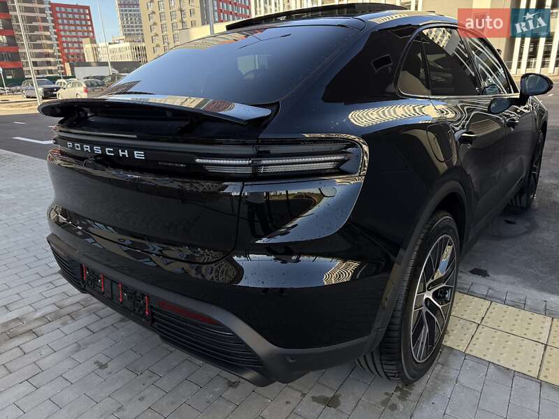 Внедорожник / Кроссовер Porsche Macan 2024 в Киеве