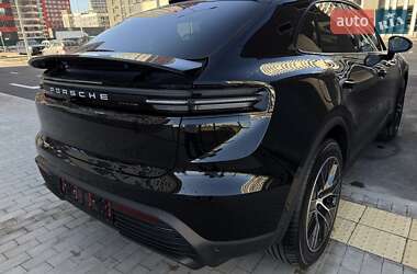 Внедорожник / Кроссовер Porsche Macan 2024 в 