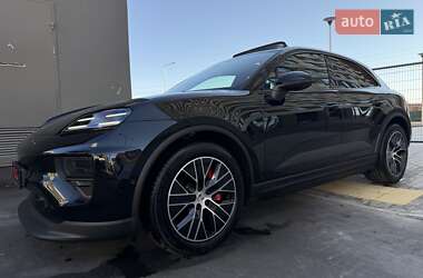 Внедорожник / Кроссовер Porsche Macan 2024 в 