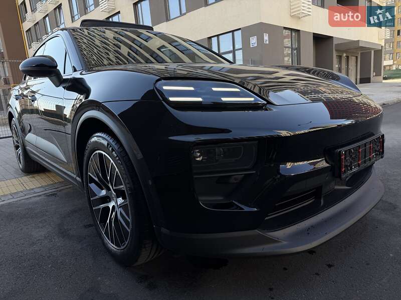 Внедорожник / Кроссовер Porsche Macan 2024 в 