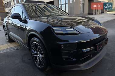 Внедорожник / Кроссовер Porsche Macan 2024 в 