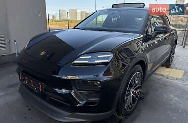 Внедорожник / Кроссовер Porsche Macan 2024 в 
