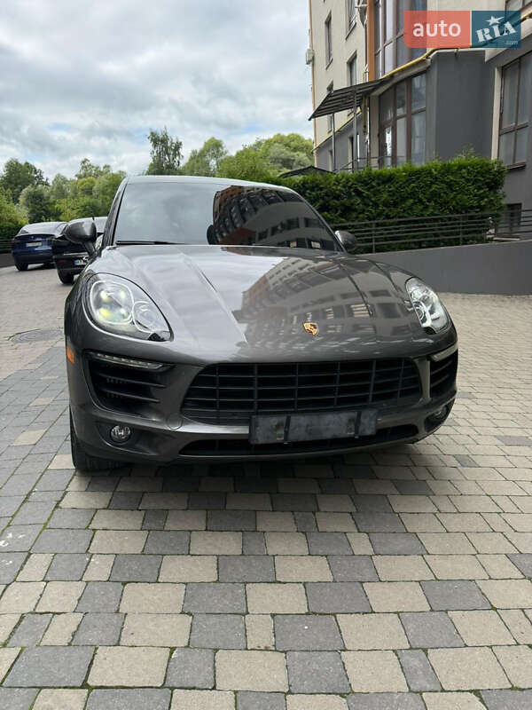 Внедорожник / Кроссовер Porsche Macan 2016 в 