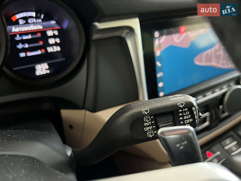 Внедорожник / Кроссовер Porsche Macan 2019 в Киеве