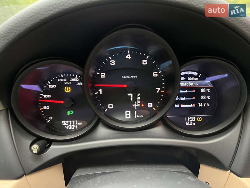 Внедорожник / Кроссовер Porsche Macan 2019 в Киеве