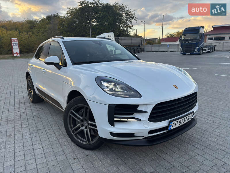 Porsche Macan 2021