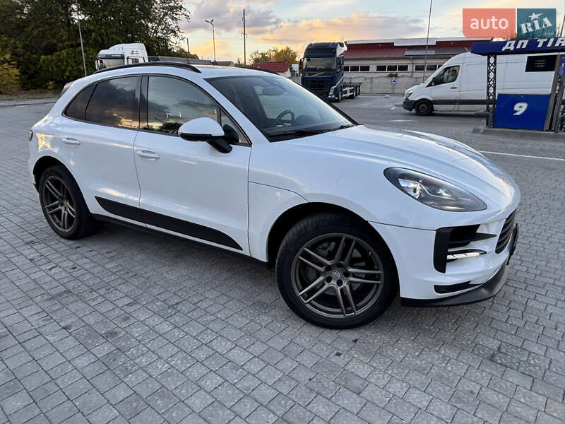 Внедорожник / Кроссовер Porsche Macan 2021 в Запорожье