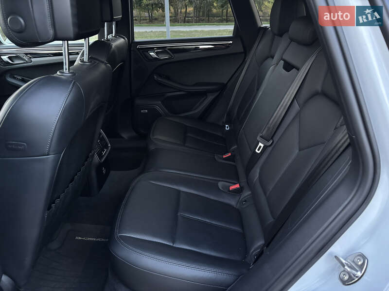 Внедорожник / Кроссовер Porsche Macan 2021 в Запорожье