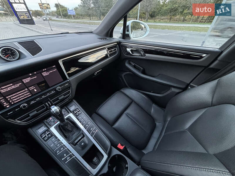 Внедорожник / Кроссовер Porsche Macan 2021 в Запорожье