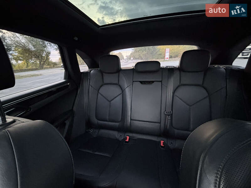 Внедорожник / Кроссовер Porsche Macan 2021 в Запорожье