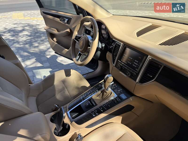 Внедорожник / Кроссовер Porsche Macan 2014 в Одессе
