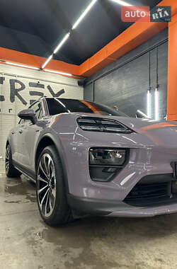 Внедорожник / Кроссовер Porsche Macan 2024 в Киеве