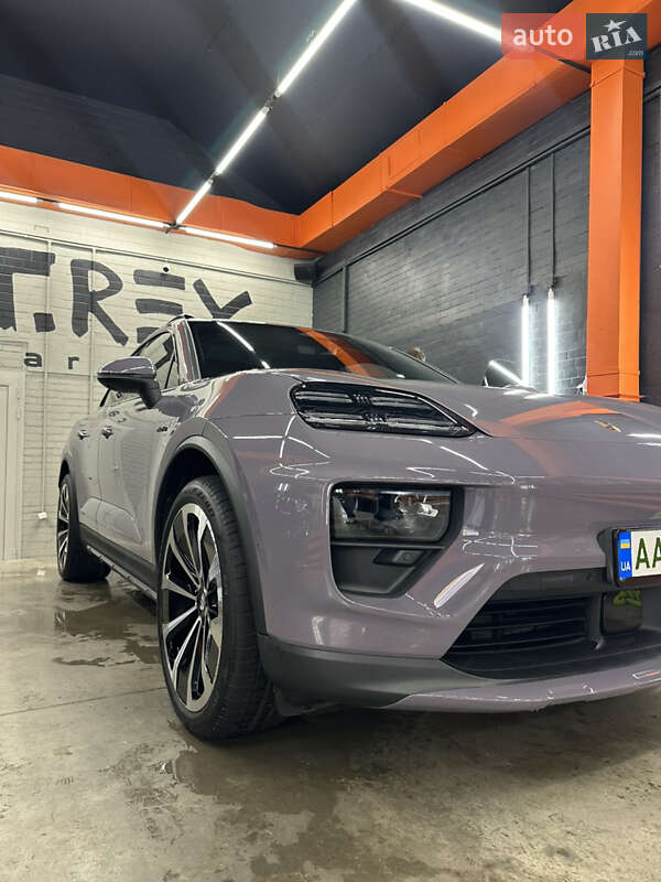 Позашляховик / Кросовер Porsche Macan 2024 в 