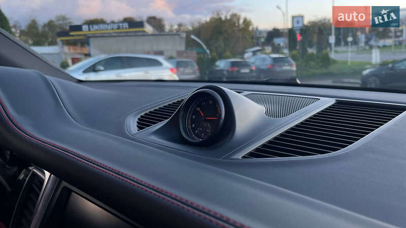 Внедорожник / Кроссовер Porsche Macan 2014 в Хмельницком