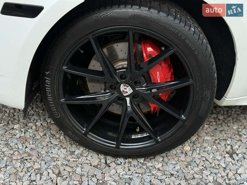 Внедорожник / Кроссовер Porsche Macan 2017 в Киеве